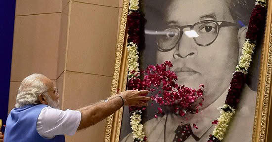 आंबेडकरांच्या फोटोला हार घालून सन्मान होईल का?