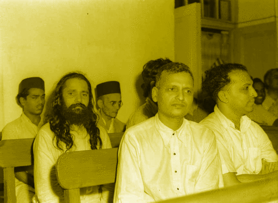 सावरकरांचे उदात्तीकरण कशासाठी?