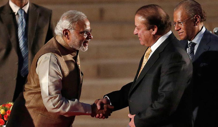 Imran Khan, Congress 'unite' in criticism of Modi-Sharif 'friendship' - The  Week